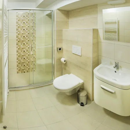 Hotel Wellness Hluboky Dvur 3*