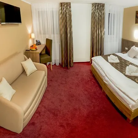 Hotel Wellness Hluboky Dvur 3*