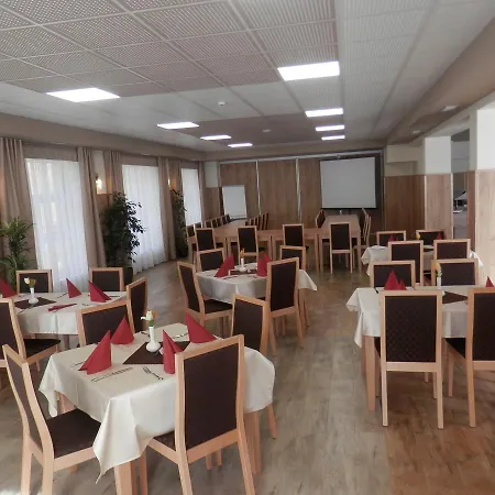 Hotel Wellness Hluboky Dvur 3*