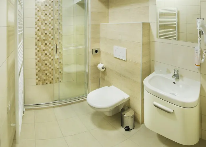 Hotel Wellness Hluboky Dvur 3*